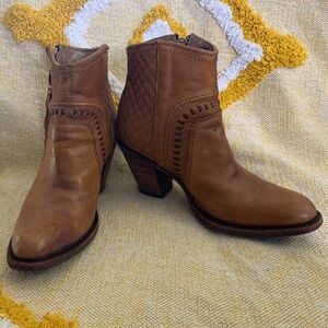 Cuadra Bootie Women's SIZE 6 Embellished Ankle Zip 3 Inch Heel